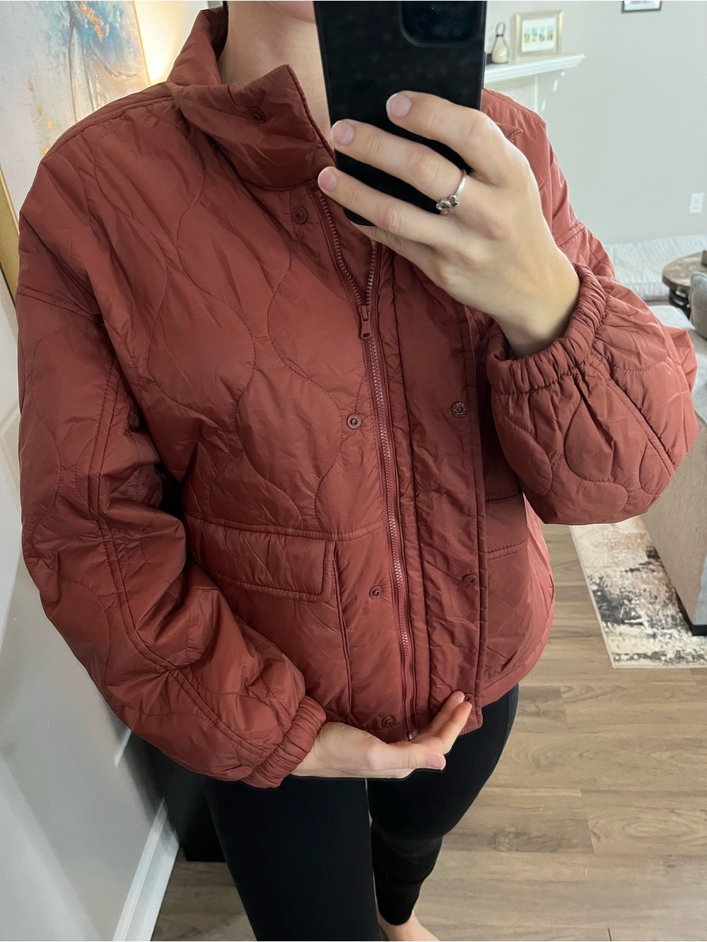 NWT Old Navy Women's Quilted Puffer Jacket in Rust - Picture 4 of 7